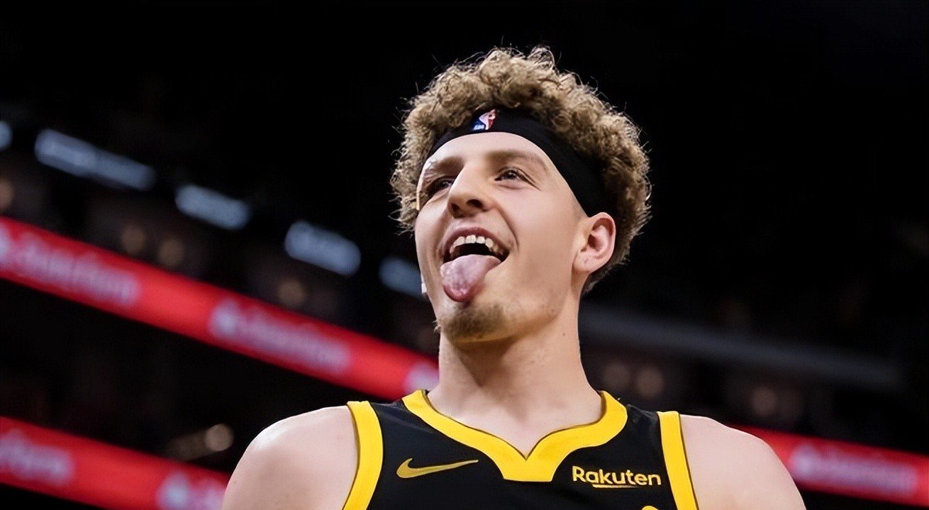 国际比赛日突围战来临;菲尼克斯太阳围绕欧冠完成体检;球迷炸锅;细节决定成败(欧塞尔迎来升级关键战) 国际比赛日突围战来临;菲尼克斯太阳围绕欧冠完成体检;球迷炸锅;细节决定成败(欧塞尔迎来升级关键战)